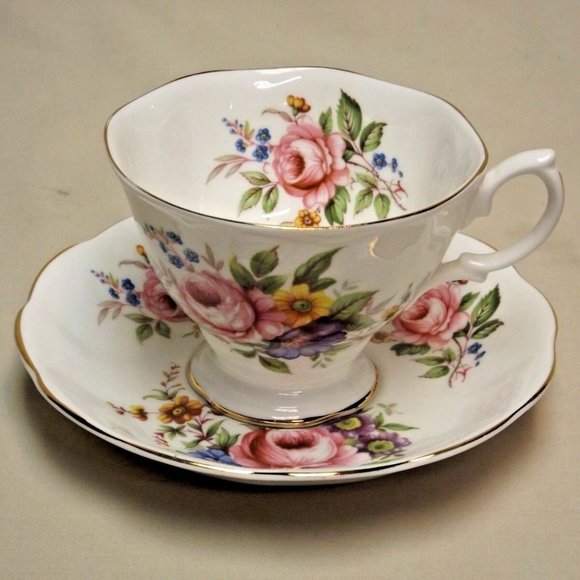 Royal Albert Bone China England Floral Pattern Tea Cup and Saucer - Picture 1 of 12